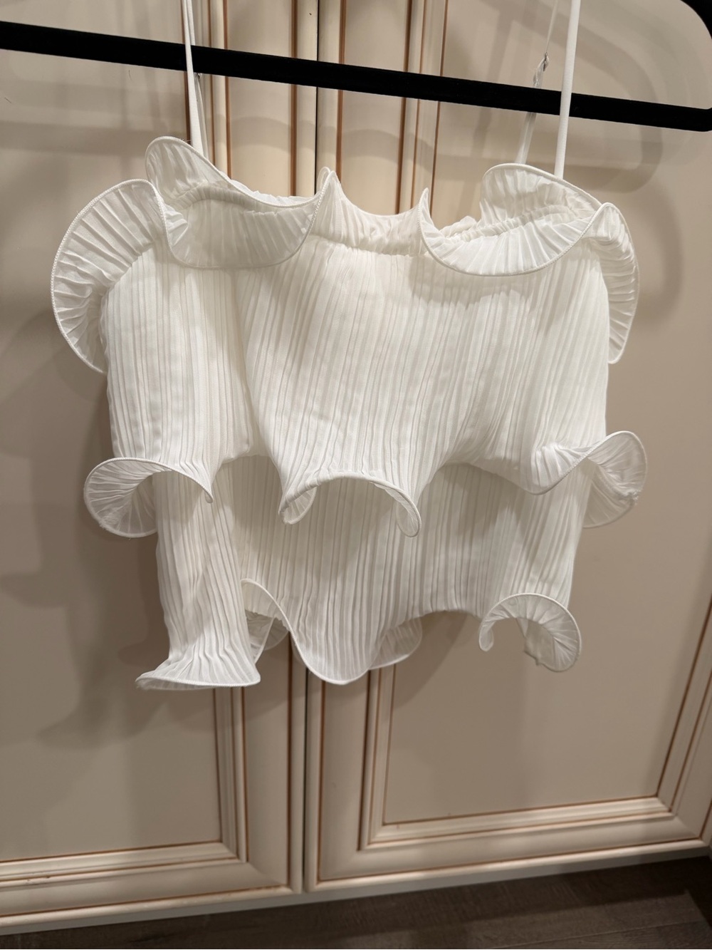 LUSH BRAND RUFFLY TOP